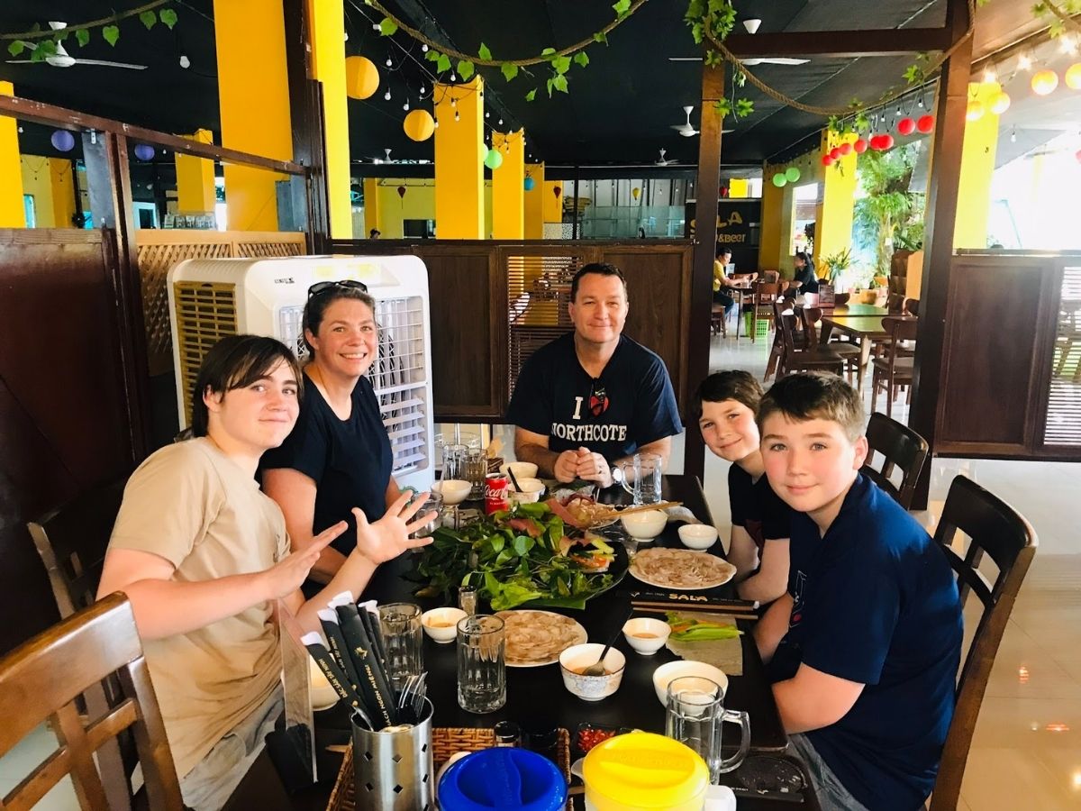 Nhà hàng cơm niêm 242 tại Tây Ninh được nhiều du khách đánh giá cao