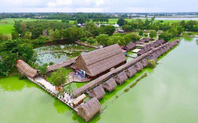 Khu ẩm thực sở hữu không gian sông nước rộng lớn