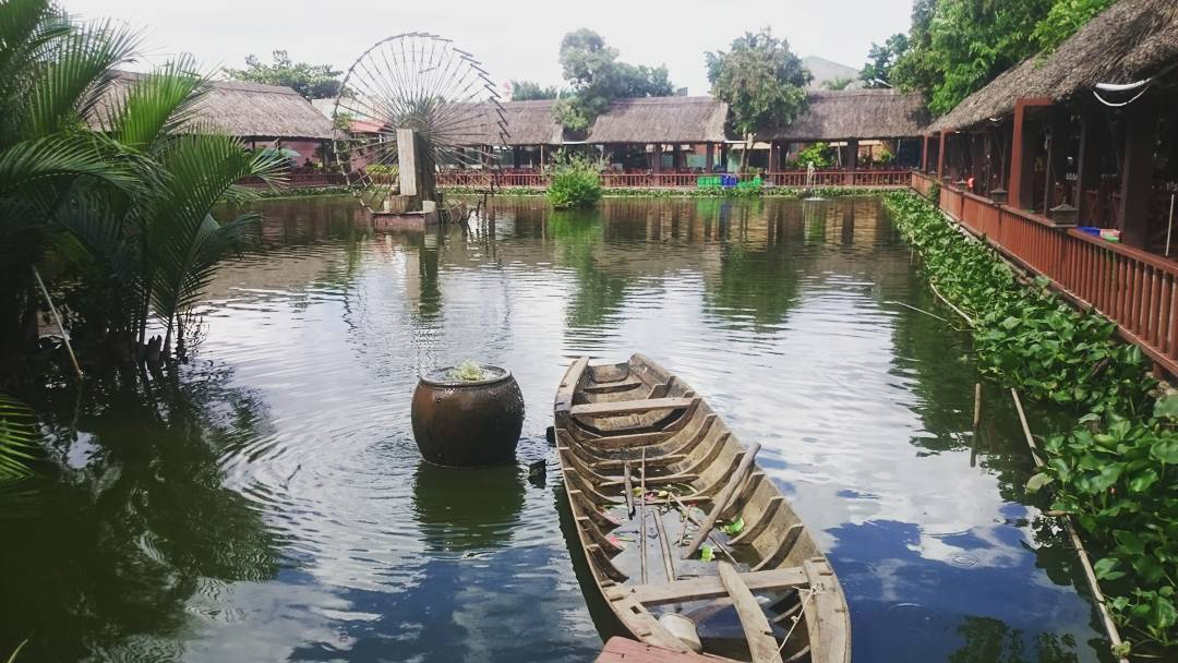 Không gian quán tại Hòa Thành thường gắn liền với thiên nhiên.